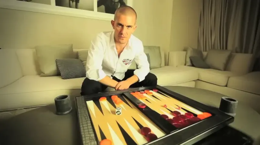 【DD扑克】“我就是个蠢货”——Gus Hansen 的崩塌与重生,从赌桌之神到输光数百万