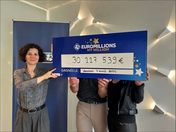 【DD扑克】欧洲百万彩票大奖得主匿名领奖，背后故事曝光