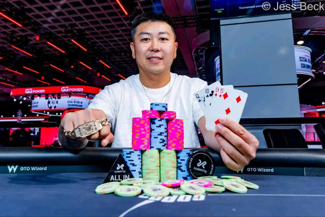 【DD扑克】2026 WSOP | 王阳勇夺$5,000底池限额奥马哈冠军,拿下首条金手链