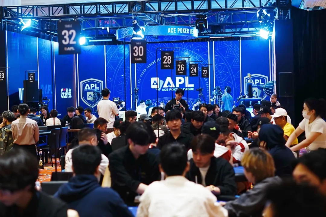 【DD扑克】APL济州岛｜奖池狂飙破保！主赛C/D组合共260人次参赛39人晋级，李欢/Zhang Xugang分别登顶小组CL！明日主赛“末班车”等你抄底！