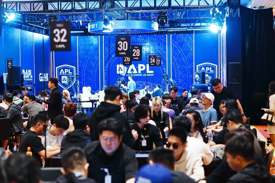【DD扑克】APL济州岛｜续写高光！主赛狂卷1192人次参赛余172位选手挺进Day2，明日竞逐更高目标！徐杰明加冕系列赛双冠王