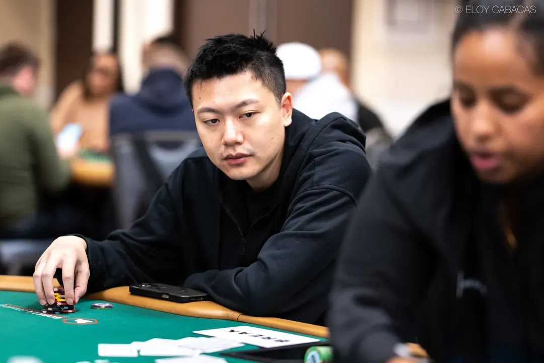【DD扑克】金手链得主张阳稳了?WSOP主赛Day2顺利过关,与22位同胞同行!