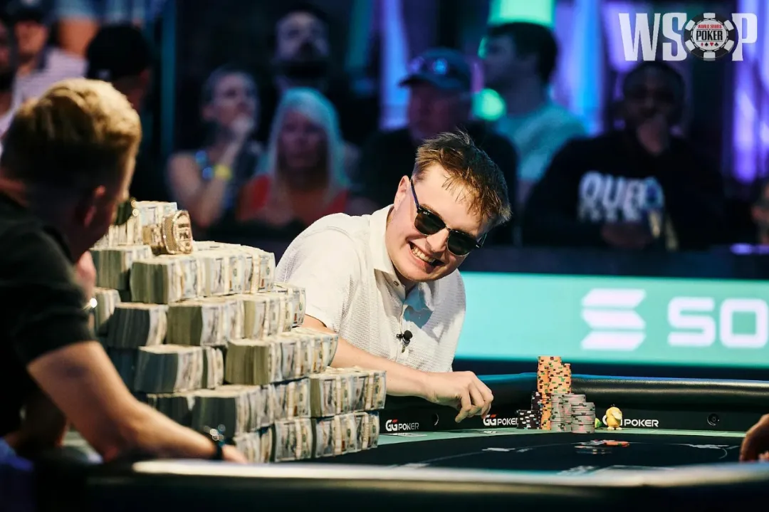 【DD扑克】WSOP主赛冠军亲自复盘:若河牌不是黑桃,他还会继续开火吗?答案令人大失所望!