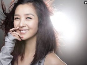 【DD扑克】何洁罕见现身机场身材发福形似大妈,星味全无粉丝认不出