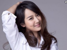 【DD扑克】杨紫晒童年合照为妈妈庆生,温馨有爱暖哭粉丝